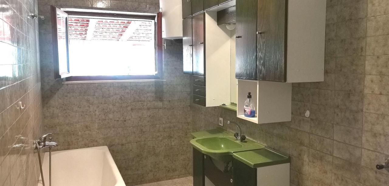 Big House For 14 People In Centre Of Lumbarda Apartment Bagian luar foto